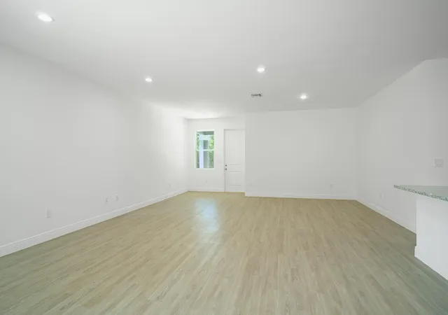 5th image of 1015 N Naples St, ,, FL 33935 | MLS# R10864479
