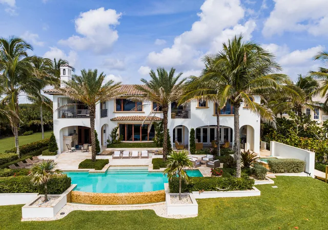 Homes for sale in Vero Beach, FL | 10 Ocean Ln, Vero Beach, FL 32963 | MLS# R10901465