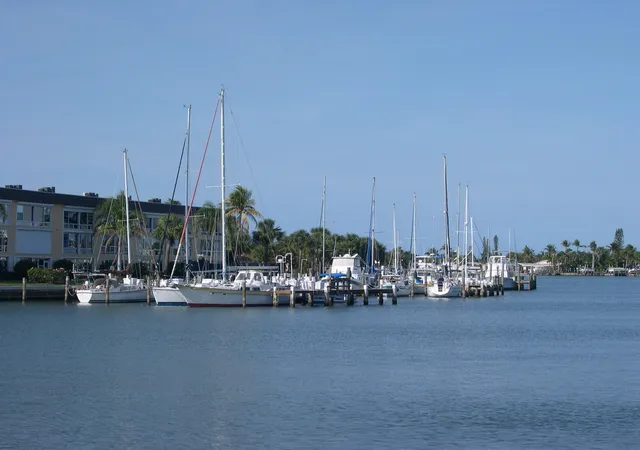 2nd image of 1351 Bayshore Dr #307, Fort Pierce, FL 34949 | MLS# R10943572