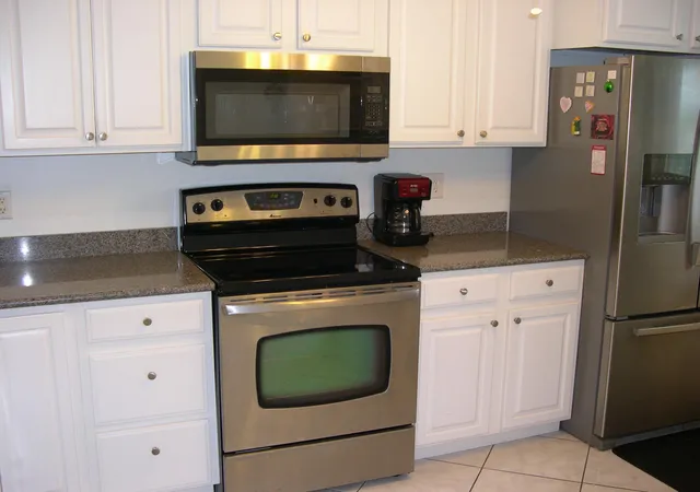 5th image of 1351 Bayshore Dr #307, Fort Pierce, FL 34949 | MLS# R10943572
