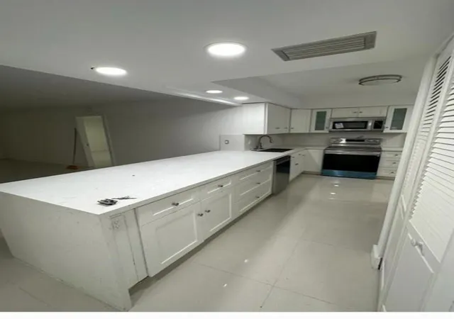 2nd image of 6200 Nw 2nd Ave #118, Boca Raton, FL 33487 | MLS# F10416793