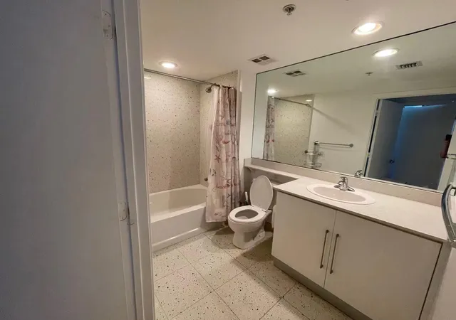 Homes for sale in Miami, FL | 335 S Biscayne Boulevard, Miami, FL 33131 | Houzeo