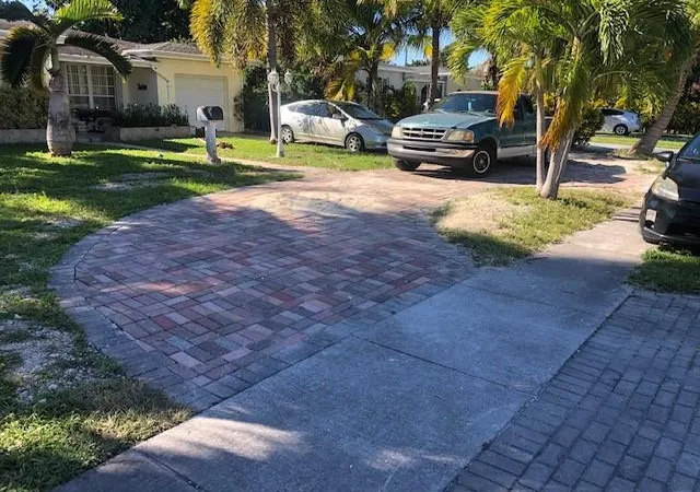 2nd image of 1660 Ne 174th St, North Miami Beach, FL 33162 | MLS# F10421135