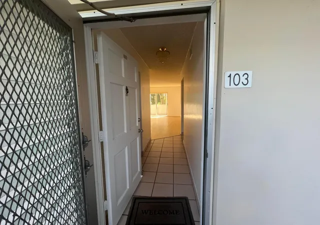 3rd image of 2682 S Garden Dr #103, Lake Worth, FL 33461 | MLS# R10960925