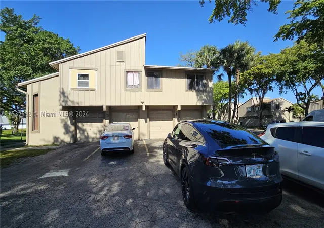 3rd image of 5870 Nw 21St St #45-E, Lauderhill, FL 33313 | MLS# A11532553