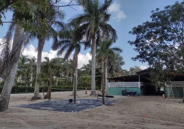 3rd image of 1100 D Rd, Loxahatchee, FL 33470 | MLS# R10963681