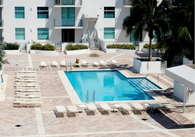 3rd image of 140 S Dixie Hwy #521, Hollywood, FL 33020 | MLS# A11555392