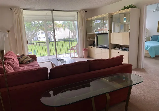 2nd image of 811 S Hollybrook Dr #203, Pembroke Pines, FL 33025 | MLS# F10432795