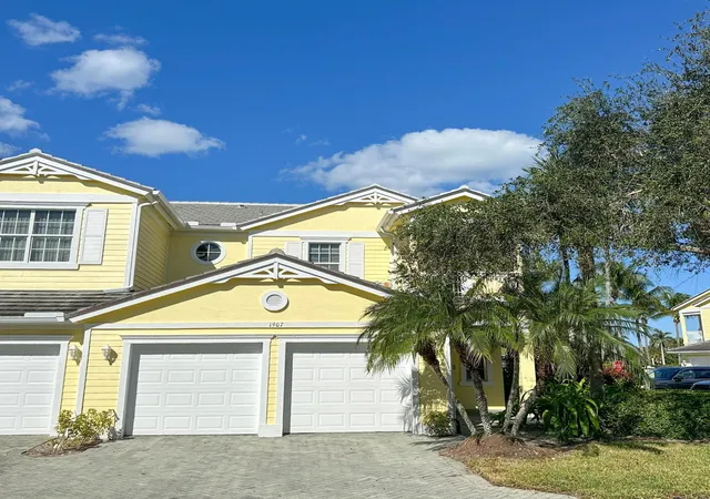 3rd image of 1907 Mariner Bay Blvd, Fort Pierce, FL 34949 | MLS# R10976243