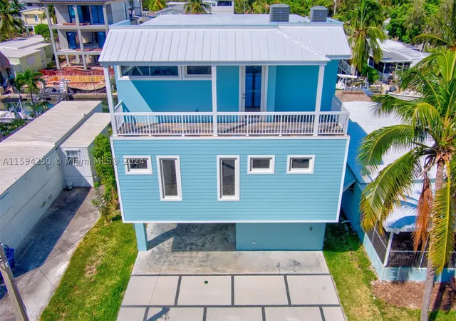 3rd image of 84 Coral Way, Key Largo, FL 33037 | MLS# A11594250