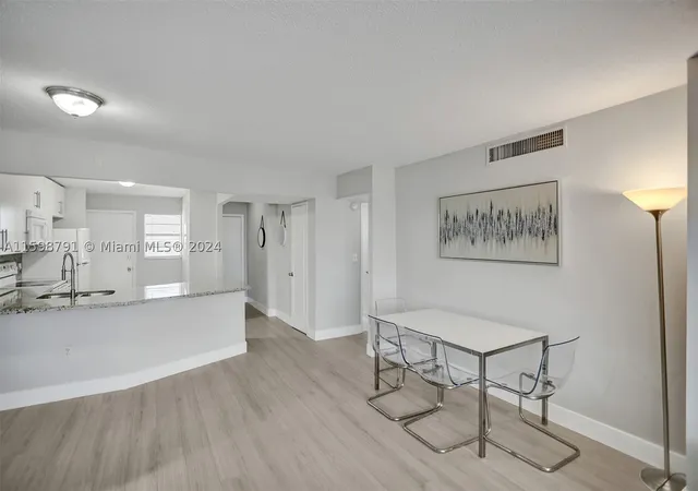2nd image of 1770 Ne 191st St #716-1, Miami, FL 33179 | MLS# A11598791