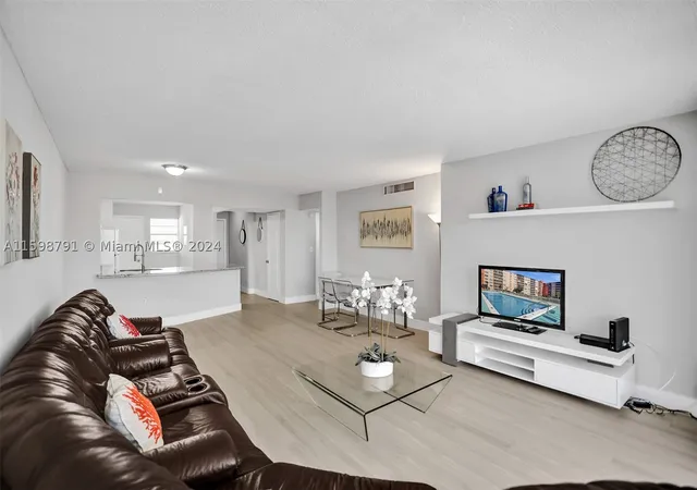 5th image of 1770 Ne 191St St #716-1, Miami, FL 33179 | MLS# A11598791