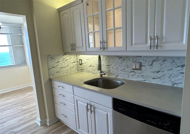 3rd image of 111 Briny Ave #1401, Pompano Beach, FL 33062 | MLS# F10447482