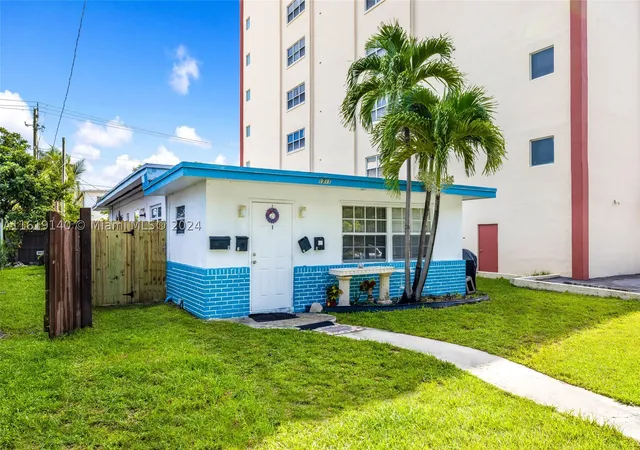 Homes for sale in Hollywood, FL | 1711 Buchanan St, Hollywood, FL 33020 | MLS# A11619140