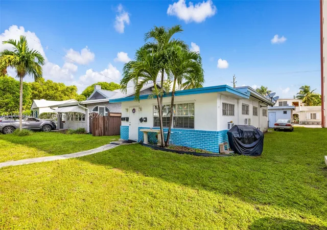 Homes for sale in Hollywood, FL | 1711 Buchanan St, Hollywood, FL 33020 | MLS# A11619140