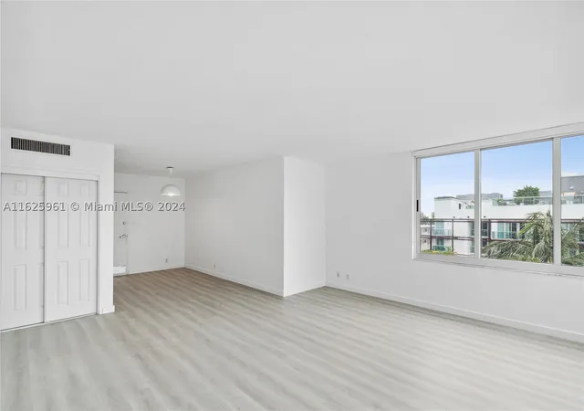5th image of 1200 West Ave #515, Miami Beach, FL 33139 | MLS# A11625961