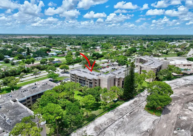 2nd image of 4700 W Lucerne Lakes Blvd W, Lake Worth, FL 33467