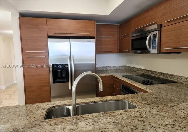 Photo 4 of Sale Pending at 2641 N Flamingo Rd #2007N, Sunrise, FL 33323 | MLS# A11630096 | Listing updated on 2026-09-29