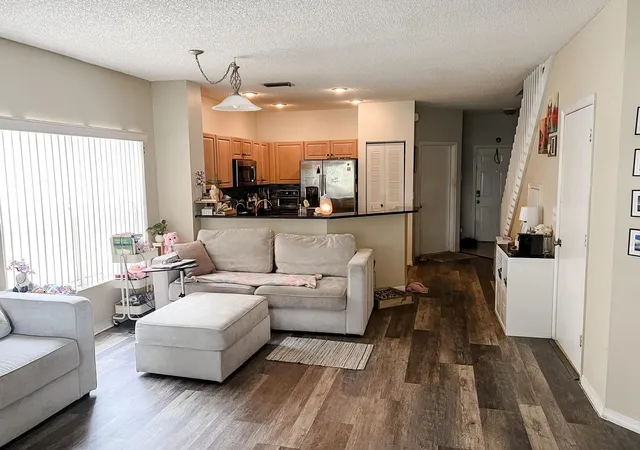 2nd image of 12014 Sw 2nd St, Pembroke Pines, FL 33025 | MLS# F10453373
