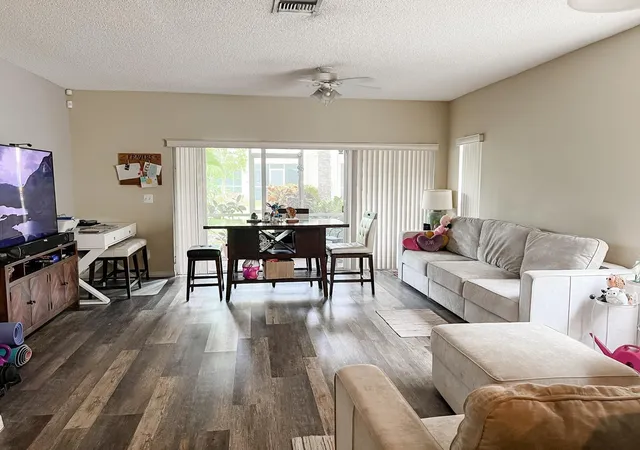 4th image of 12014 Sw 2Nd St, Pembroke Pines, FL 33025 | MLS# F10453373