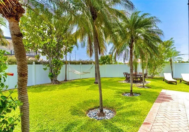3rd image of 355 Virginia St #1, Hollywood, FL 33019 | MLS# F10453921