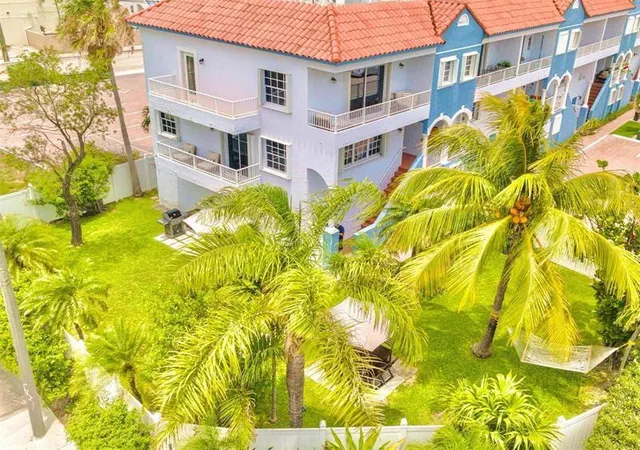 4th image of 355 Virginia St #1, Hollywood, FL 33019 | MLS# F10453921