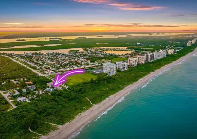 Homes for sale in Hutchinson Island, FL | 2507 N Ocean Dr, Hutchinson Island, FL 34949 | MLS# R11016392