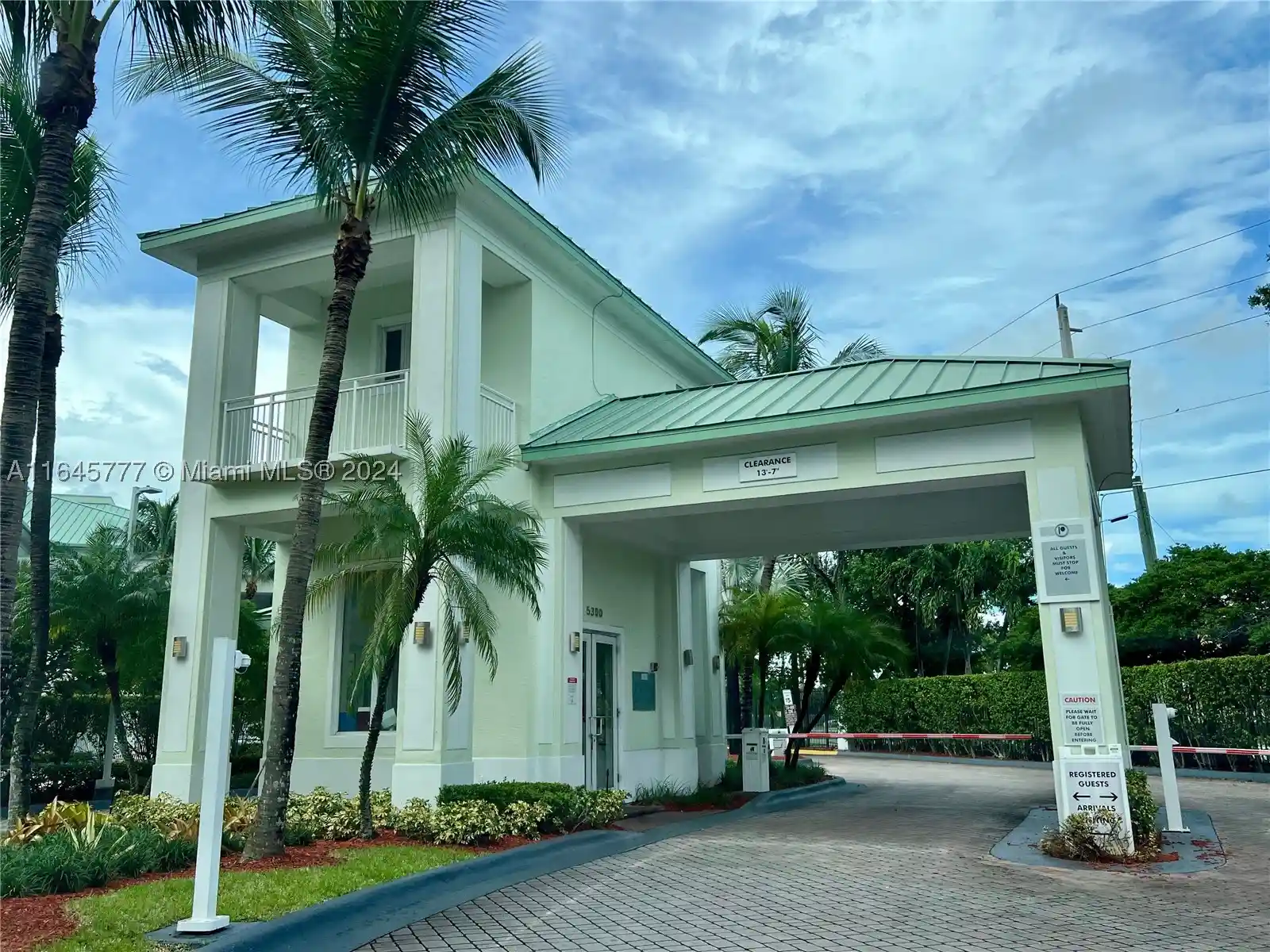 Listing Photo 2 - Condo for sale in 5300 NW 87th Ave located at 5300 NW 87th Ave, Miami Springs, FL 33178 - Unit #1308