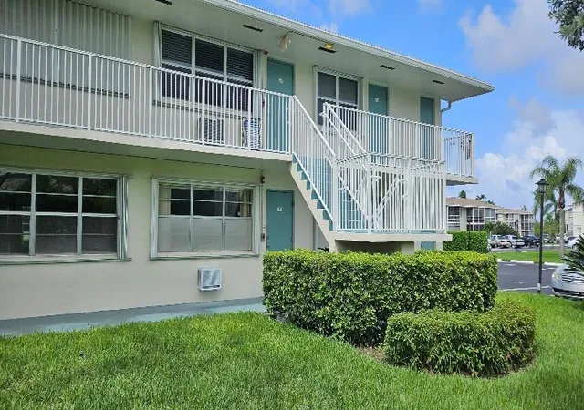 Homes for sale in Boynton Beach, FL | 880 W Horizons, Boynton Beach, FL 33435