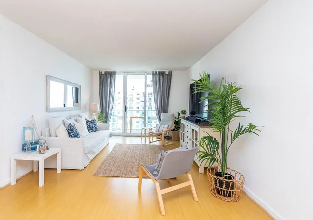 4th image of 3901 S Ocean Dr #14c, Hollywood, FL 33019 | MLS# R11018727