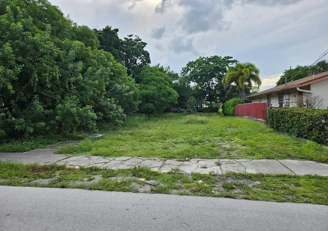 3rd image of 265 Nw 1St Ave, Deerfield Beach, FL 33441 | MLS# F10462040
