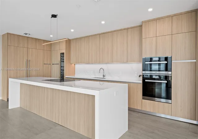 3rd image of 851 Ne 1St Ave #PH 5412, Miami, FL 33132 | MLS# A11669844