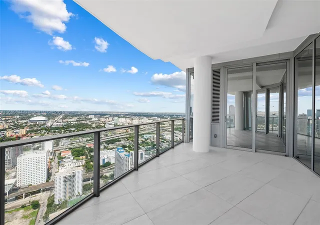 4th image of 851 Ne 1St Ave #PH 5412, Miami, FL 33132 | MLS# A11669844