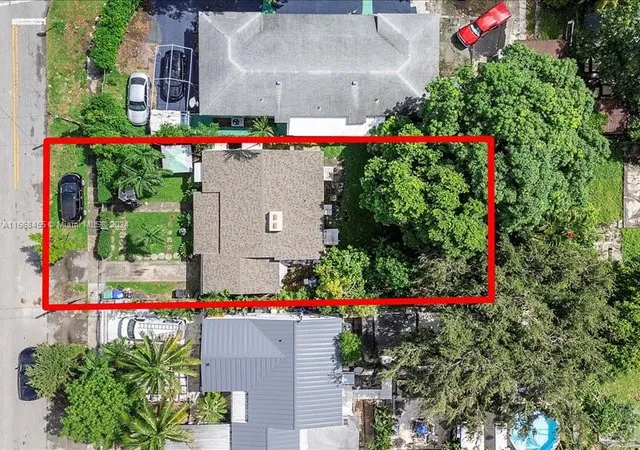 3rd image of 1810 Nw 16Th Ter, Miami, FL 33125 | MLS# A11668455