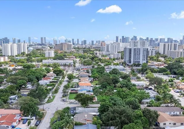 4th image of 1810 Nw 16Th Ter, Miami, FL 33125 | MLS# A11668455