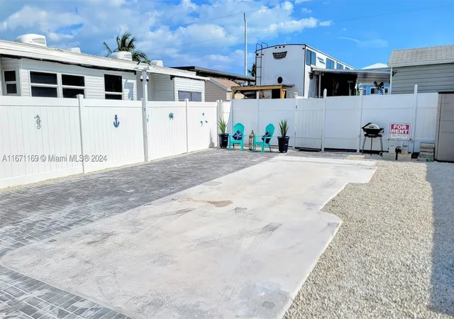 3rd image of 325 Calusa St 376, Key Largo, FL 33037 | MLS# A11671169
