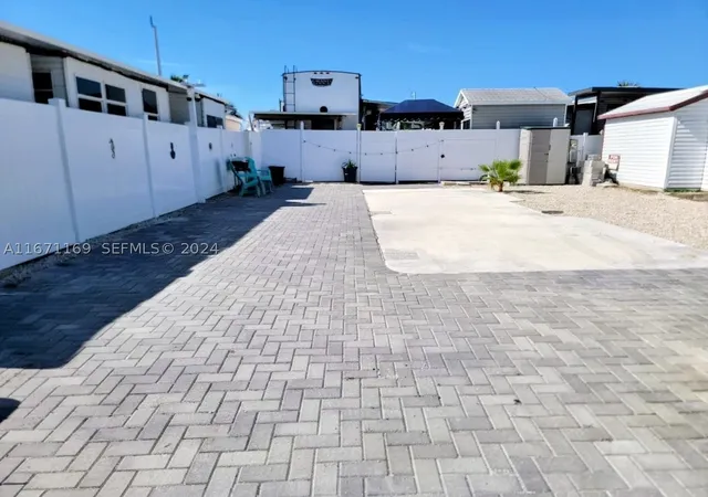 4th image of 325 Calusa St 376, Key Largo, FL 33037 | MLS# A11671169
