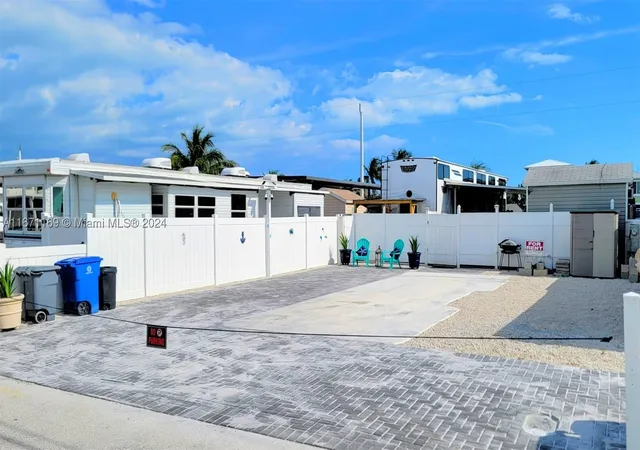 5th image of 325 Calusa St 376, Key Largo, FL 33037 | MLS# A11671169