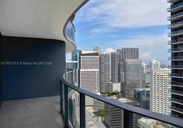 Photo 2 of Condo for sale at 1000 Brickell Plaza #3307, Miami, FL 33131 | MLS# A11681512 | Listing updated on 2025-09-10