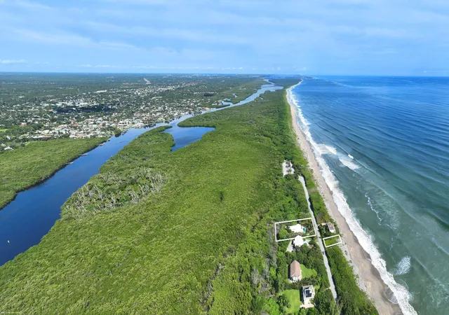 Homes for sale in Jupiter Island, FL | 162 N Beach Rd, Jupiter Island, FL 33455 | MLS# R11033155