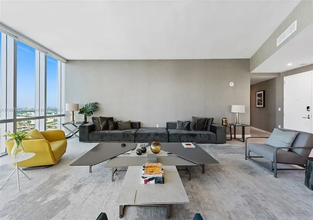 4th image of 851 Ne 1St Ave #PH 5112, Miami, FL 33132 | MLS# A11687670