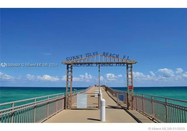 Listing Photo 1 - Condo for sale in building located at 17021 N Bay Rd, Miami, FL 33160 - Unit #412-IV