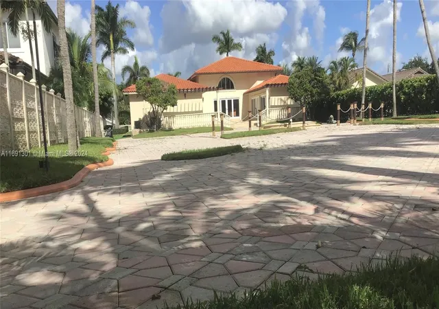 3rd image of 13460 Sw 32Nd St, Kendall, FL 33175 | MLS# A11691301
