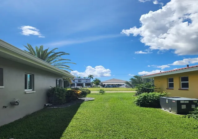 Homes for sale in Cape Coral, FL | 5325 Cocoa Ct, Cape Coral, FL 33904 | MLS# F10471162