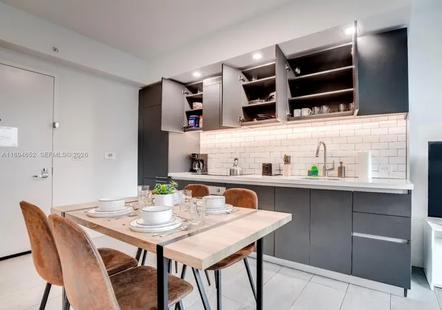 3rd image of 227 Ne 2Nd St #1705, Miami, FL 33132 | MLS# A11694652