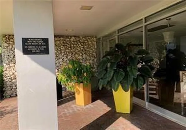 Homes for sale in Margate, FL | 7877 Golf Circle Drive, Margate, FL 33063 | Houzeo