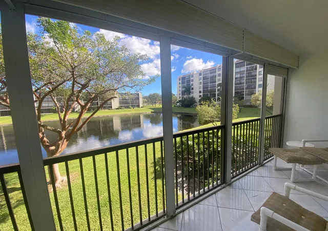 2nd image of 14360 Strathmore Ln #206, Delray Beach, FL 33446 | MLS# R11040750