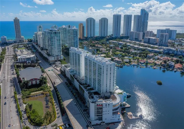 11th image of 400 Sunny Isles Blvd Ul 7, North Miami Beach, FL 33160 | MLS# A11700905