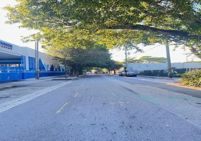4th image of 161 Nw 35Th St, Miami, FL 33127 | MLS# A11700585