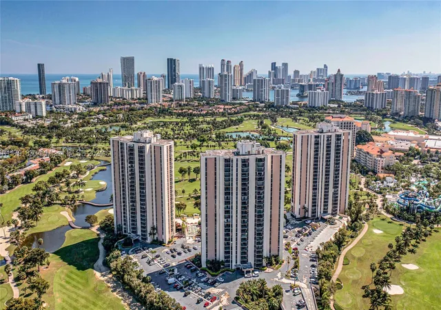 15th image of 20379 W Country Club Dr #PH-36, Aventura, FL 33180 | MLS# A11701830